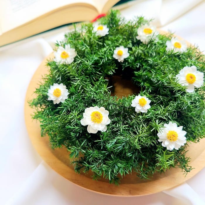 長く楽しむ 針葉樹と花かんざしのラウンドリース